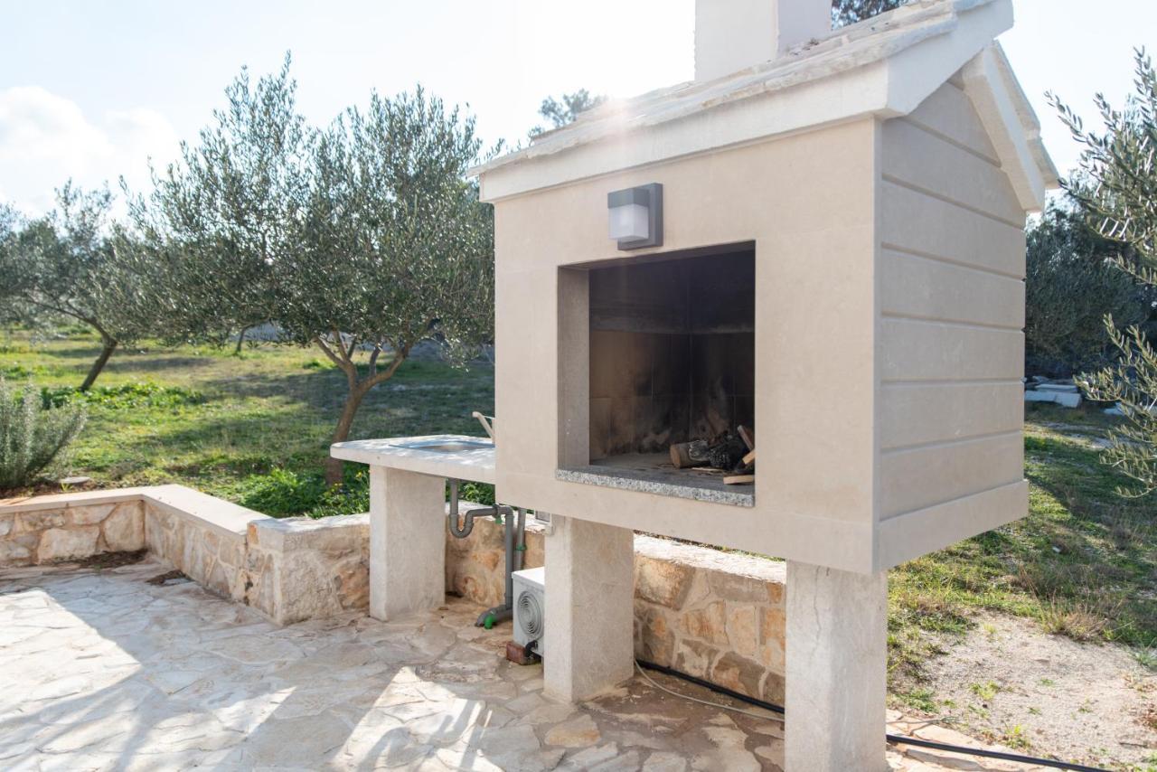 Villa Mista Sutivan Exterior foto