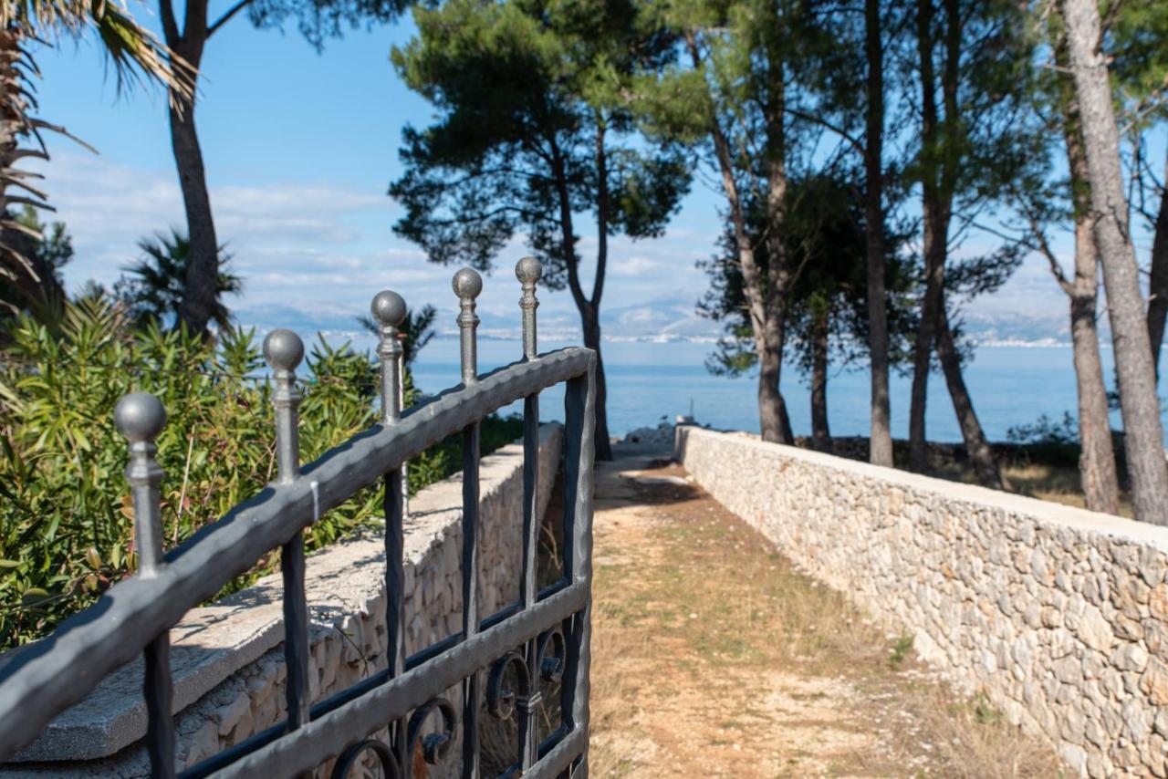 Villa Mista Sutivan Exterior foto